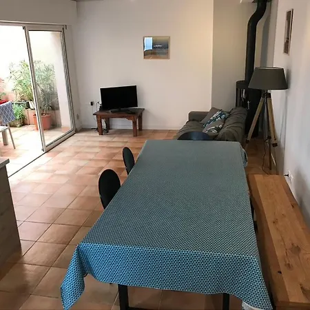 Grande Maison Avec Patio Proche Et Centre Holiday home *
