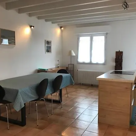 Hébergement de vacances Grande Maison Avec Patio Proche Et Centre *