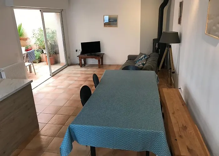 Grande Maison Avec Patio Proche Et Centre Feriehus *